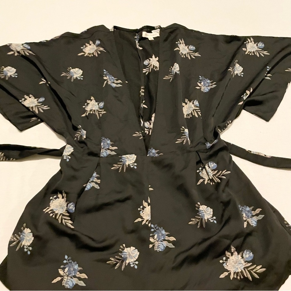 Honey Punch Black Floral Romper Kimono Tie Waist Size Large Juniors - Picture 11 of 16